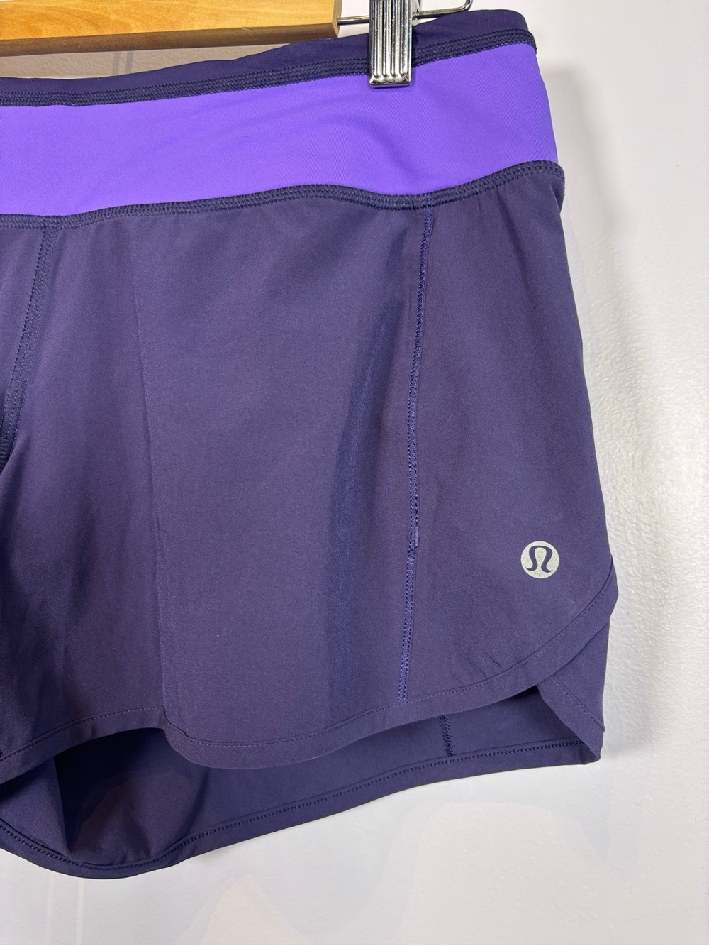 lululemon athletica Speed Short 3.5”Athletic Shorts Size 6 - Picture 2 of 8